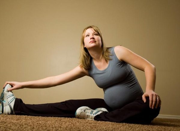 Tập yoga sẽ giúp cho bà bầu