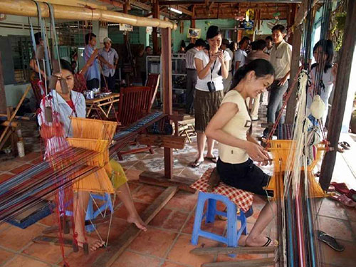 Làng dệt thổ cẩm Chăm nét văn hóa độc đáo ở Bình Thuận                
