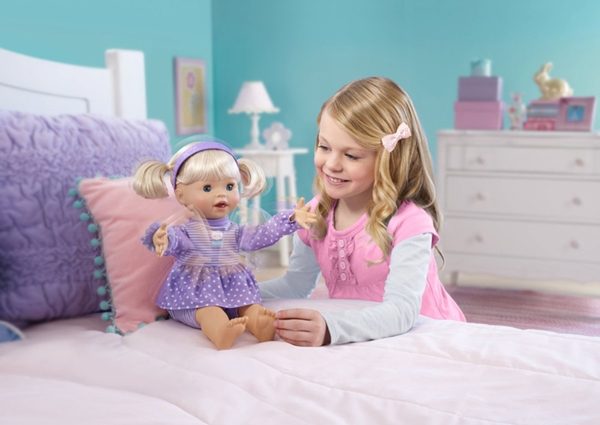 Búp bê cũng là một đồ chơi giúp trẻ mầm non phát huy sáng tạo