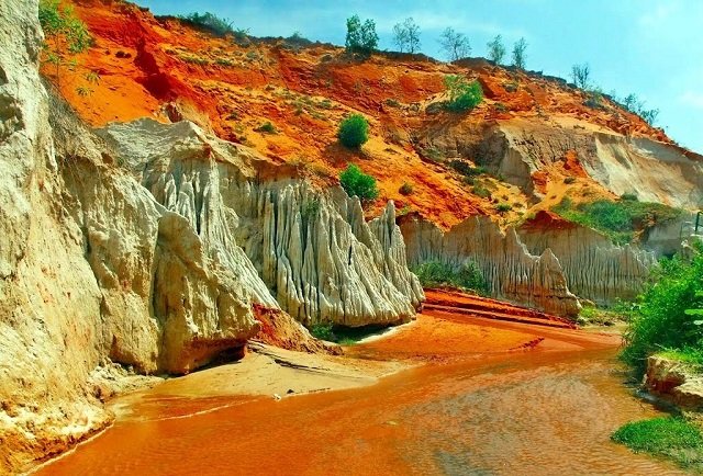 Ngạc nhiên trước sắc đỏ đẹp mê hồn của Suối Tiên Mũi Né