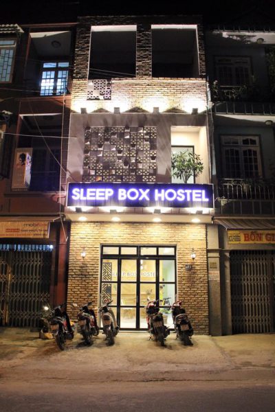 cong sleep box hostel 400x600 - Top 10 nhà nghỉ giá rẻ ở Đà Lạt ngay trung tâm thành phố không nên bỏ qua