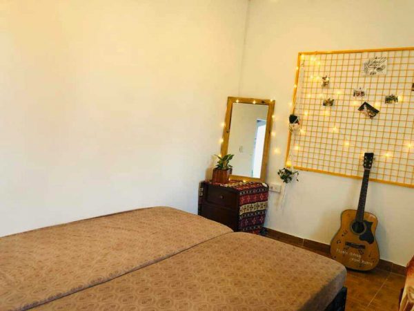 phong nghi cua nha nghi Dalat Note Nha nghi gia re o Da Lat 600x450 - Top 10 nhà nghỉ giá rẻ ở Đà Lạt ngay trung tâm thành phố không nên bỏ qua